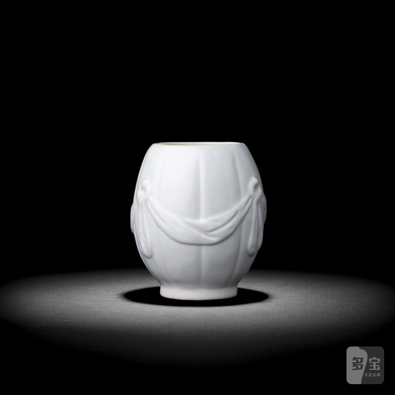 An exceptionally rare St James's (Charles Gouyn) white tea canister, circa 1751